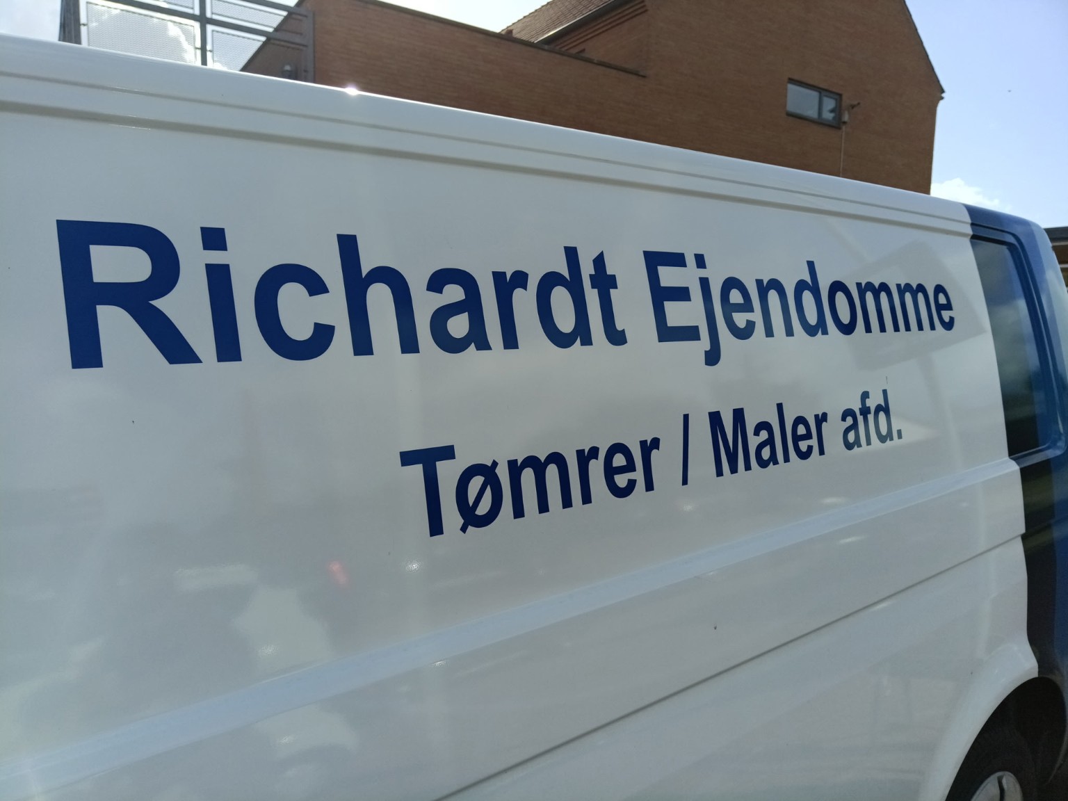 Richardt Ejendomme servicebil - Tømrer og Maler